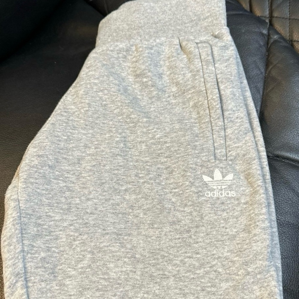 Adidas Trefoil 3-Stripes Sweat shorts, gray, size small 9-10